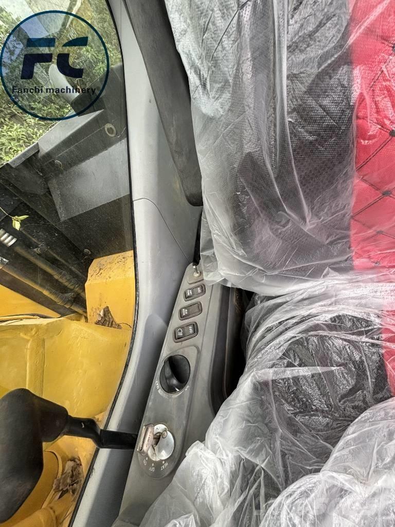 Komatsu 128 حفارات زحافة