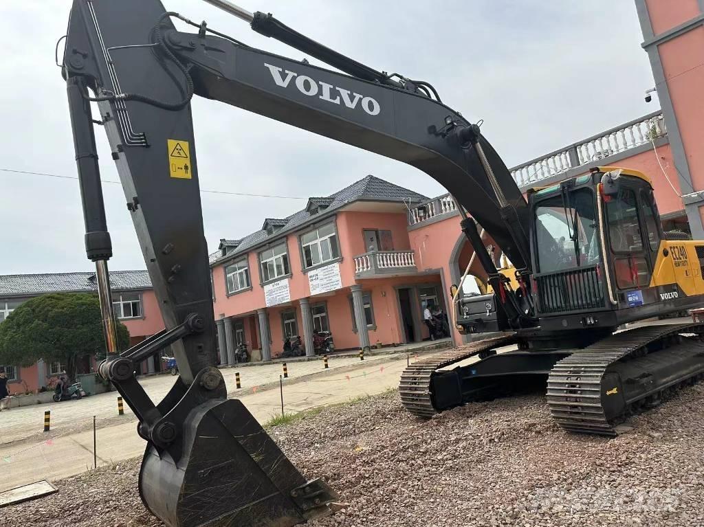 Volvo EC 240 حفارات زحافة