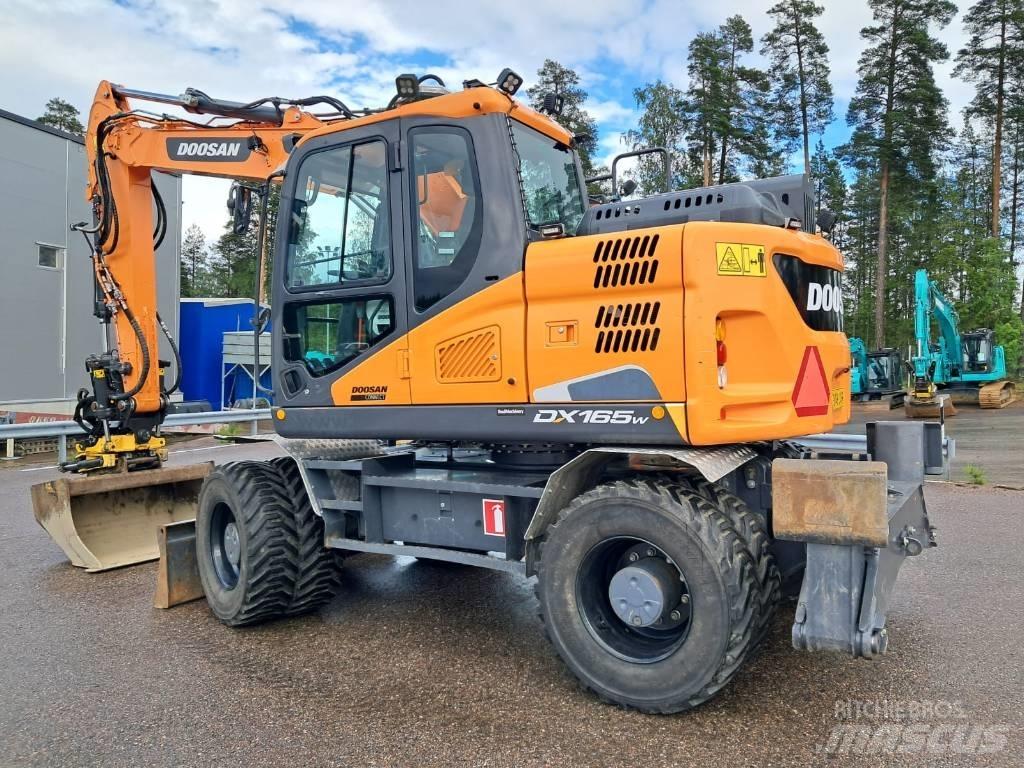 Doosan DX 165 W-5 حفارات بعجل