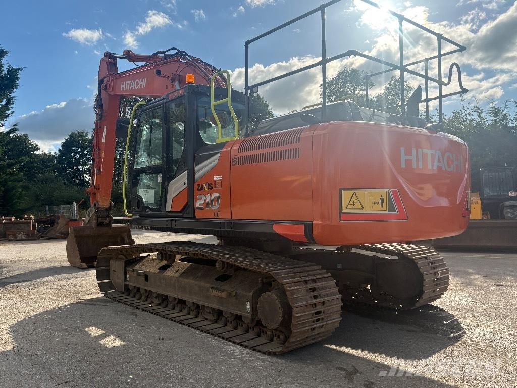 Hitachi ZX 210 LC-7 حفارات زحافة