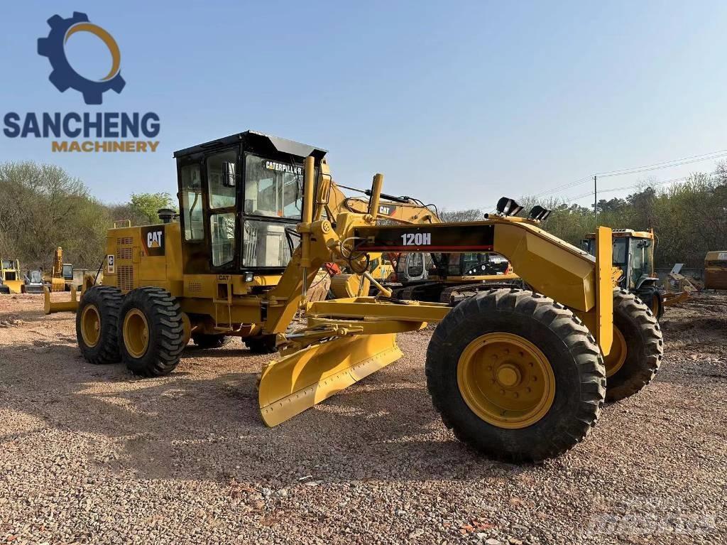 CAT 120 H معدات تمهيد الطرق