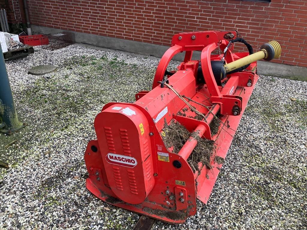 Maschio Bisonte 300 جزازات