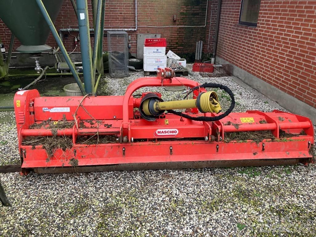 Maschio Bisonte 300 جزازات