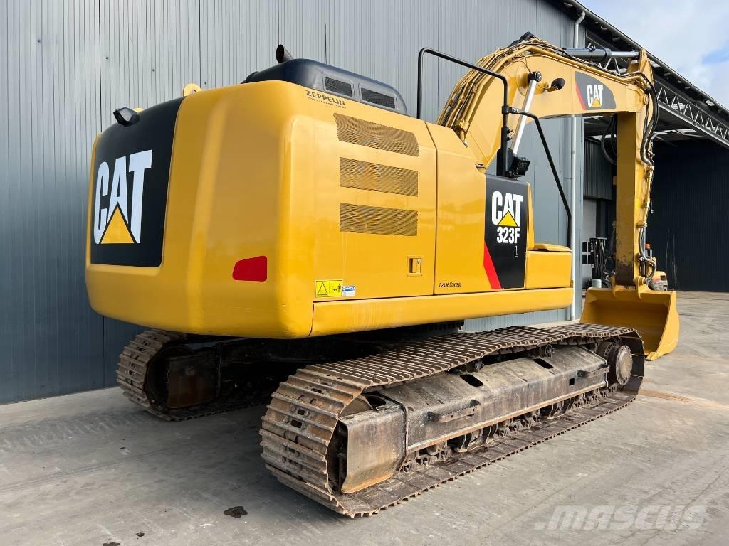 CAT 323F L حفارات زحافة