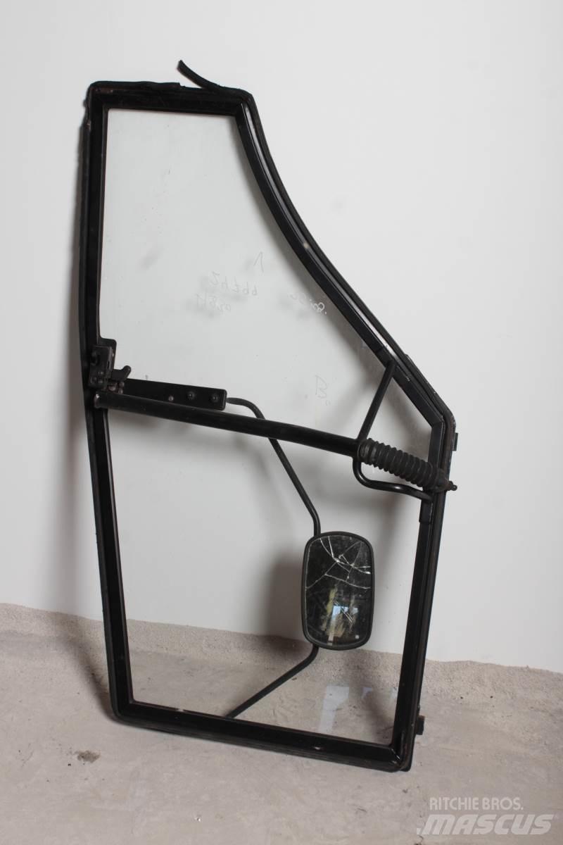 Ford 4830 Doors كابينة والداخلية