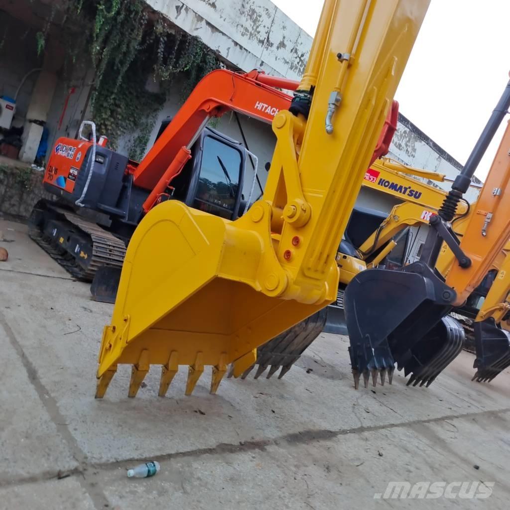Komatsu PC 220 حفارات زحافة
