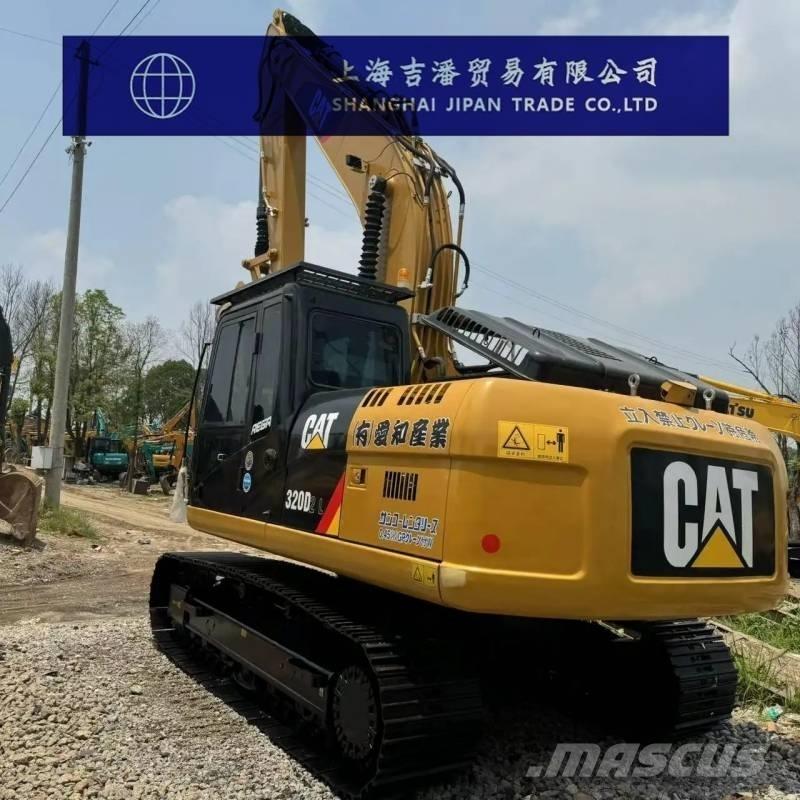 CAT 320 D حفارات زحافة