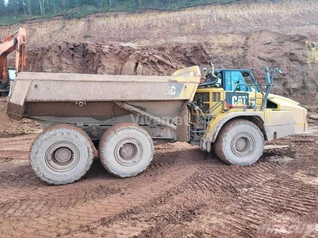 CAT 745C عربات نقل قلابة للمواقع