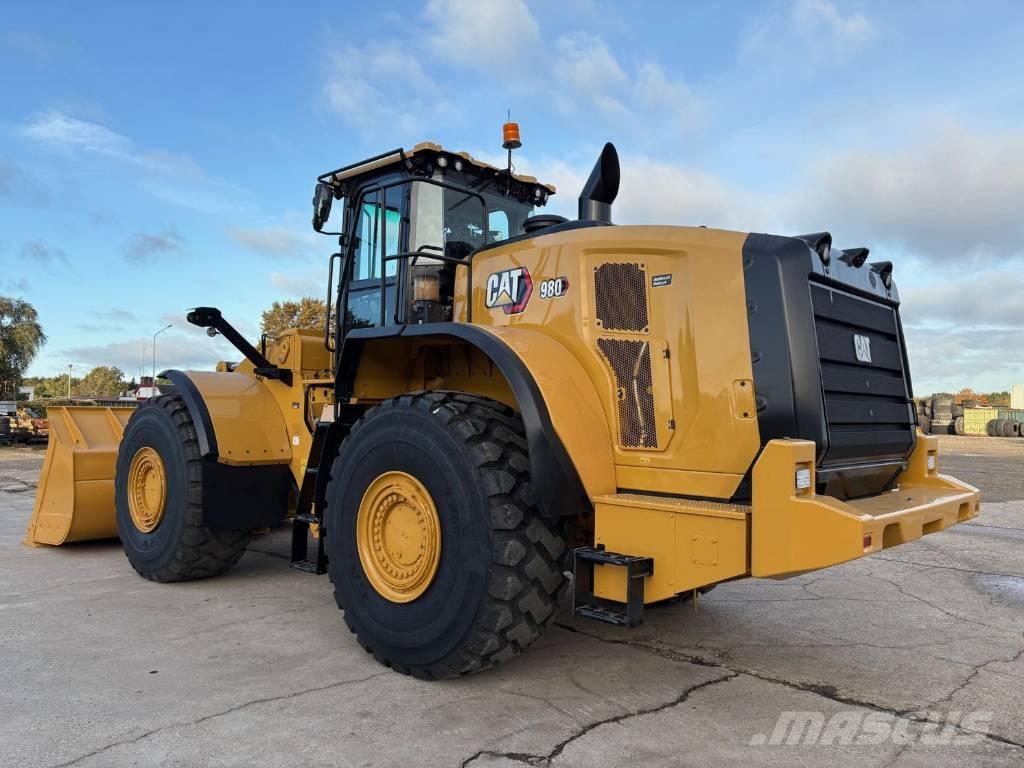 CAT 980 لوادر بعجل