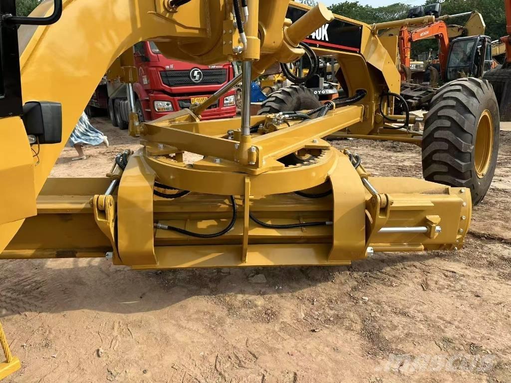 CAT 140 K معدات تمهيد الطرق