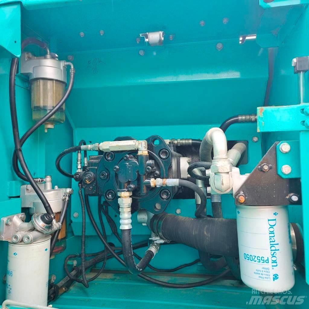 Kobelco SK 200 حفارات زحافة