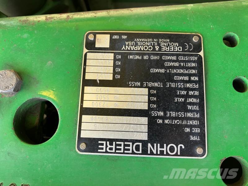 John Deere 8530 الجرارات