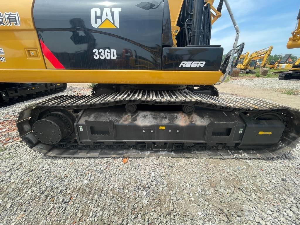 CAT 336D2 حفارات زحافة