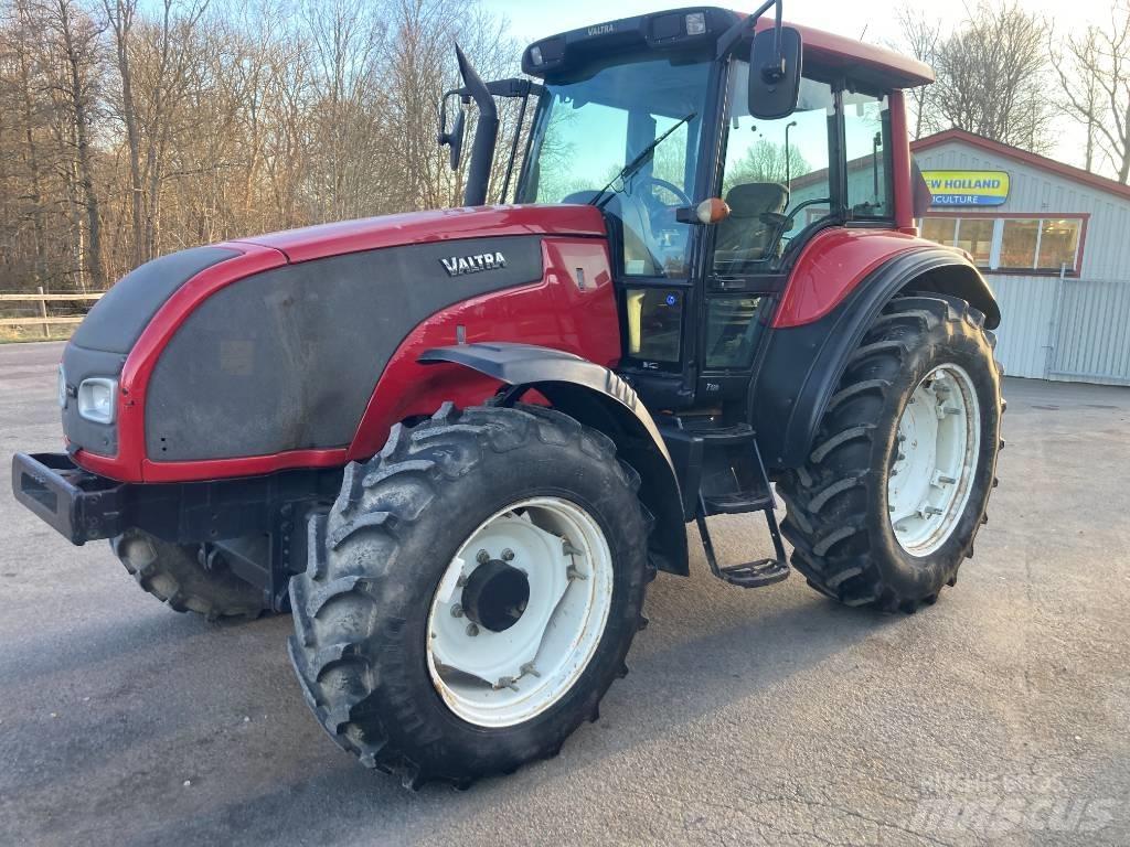 Valtra T 120 الجرارات