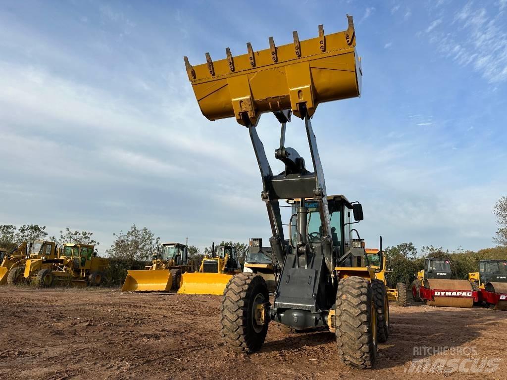 XCMG LW 500 F لوادر بعجل