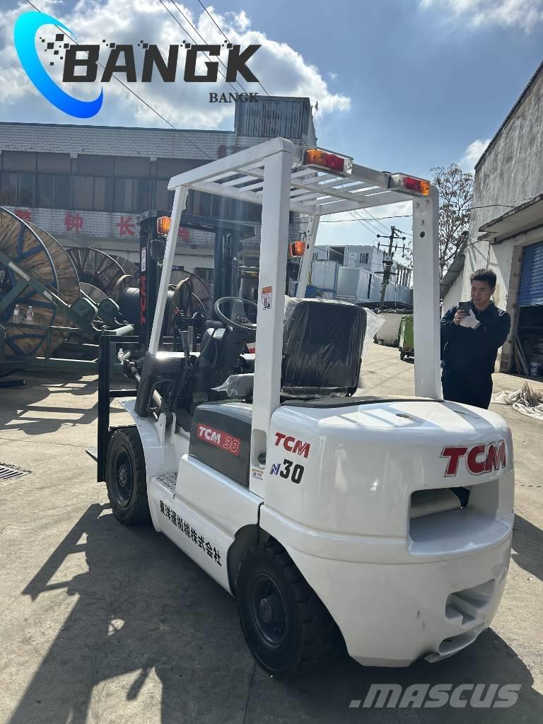 TCM FD30T3C شاحنات الديزل