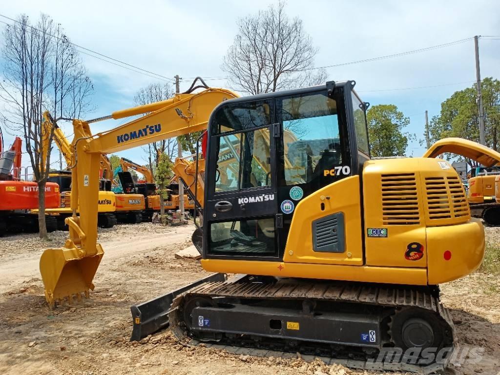 Komatsu PC 70 حفارات وسط 7 طن - 12 طن