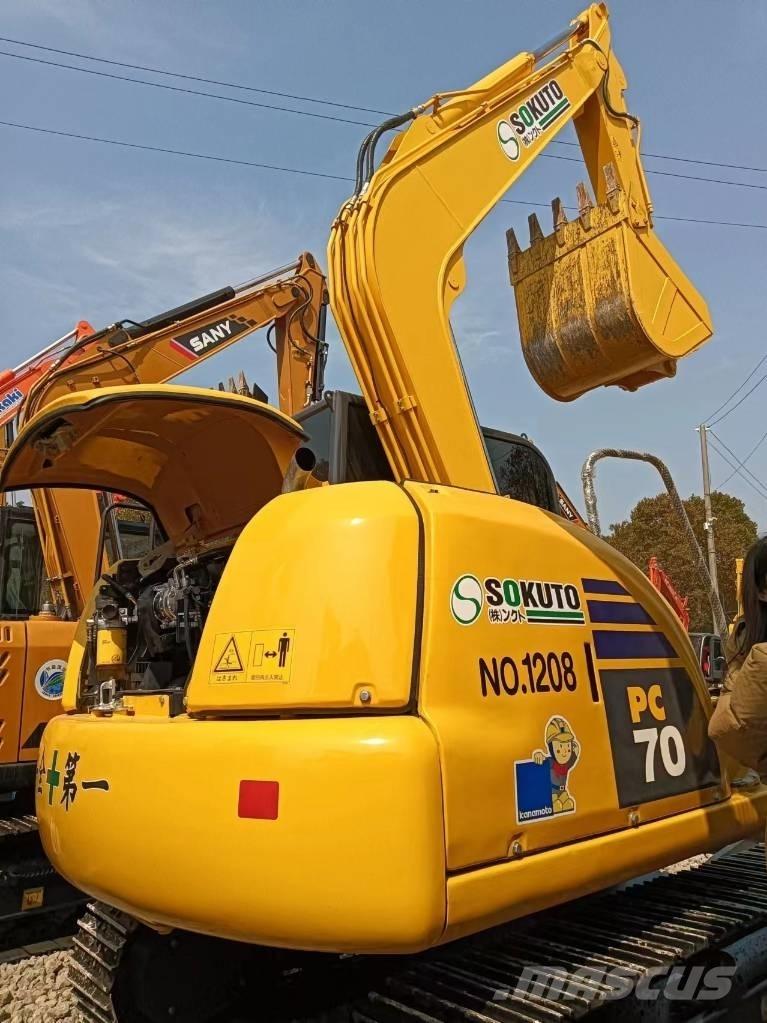 Komatsu PC 70 حفارات وسط 7 طن - 12 طن