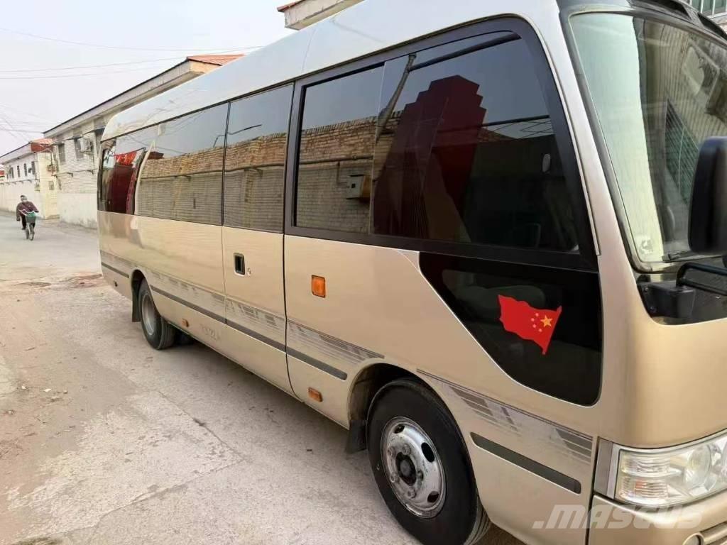 Toyota Coaster Bus حافلة صغيرة