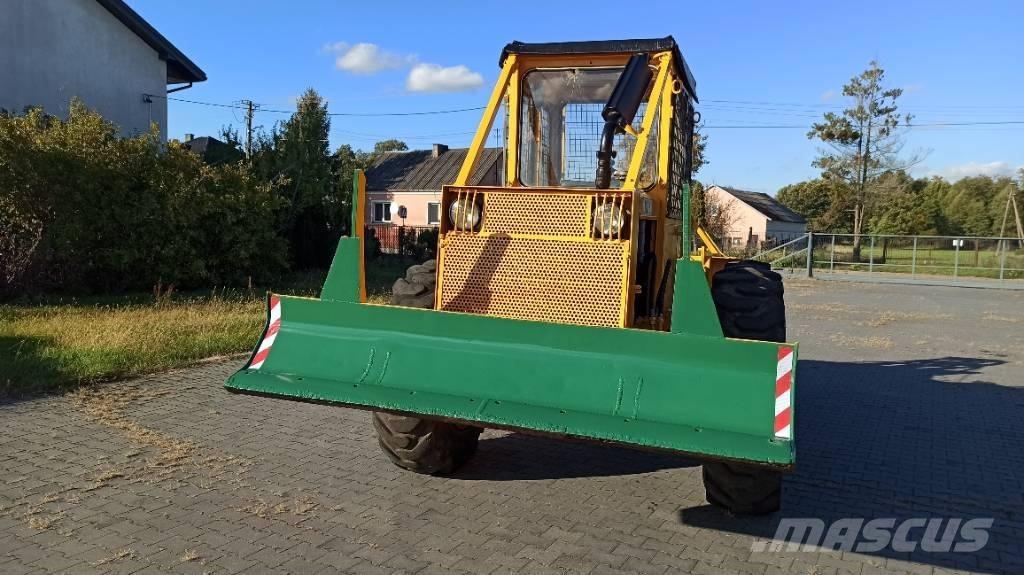 LKT 81 ساحبات الأشجار