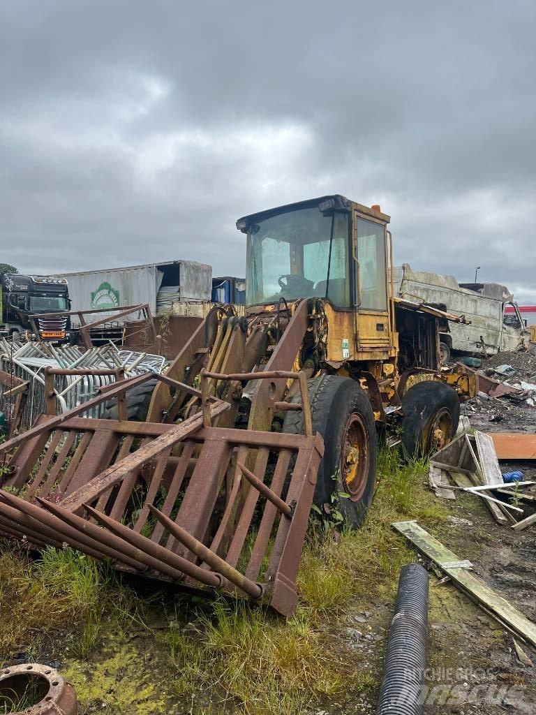 Volvo L 70 B لوادر بعجل