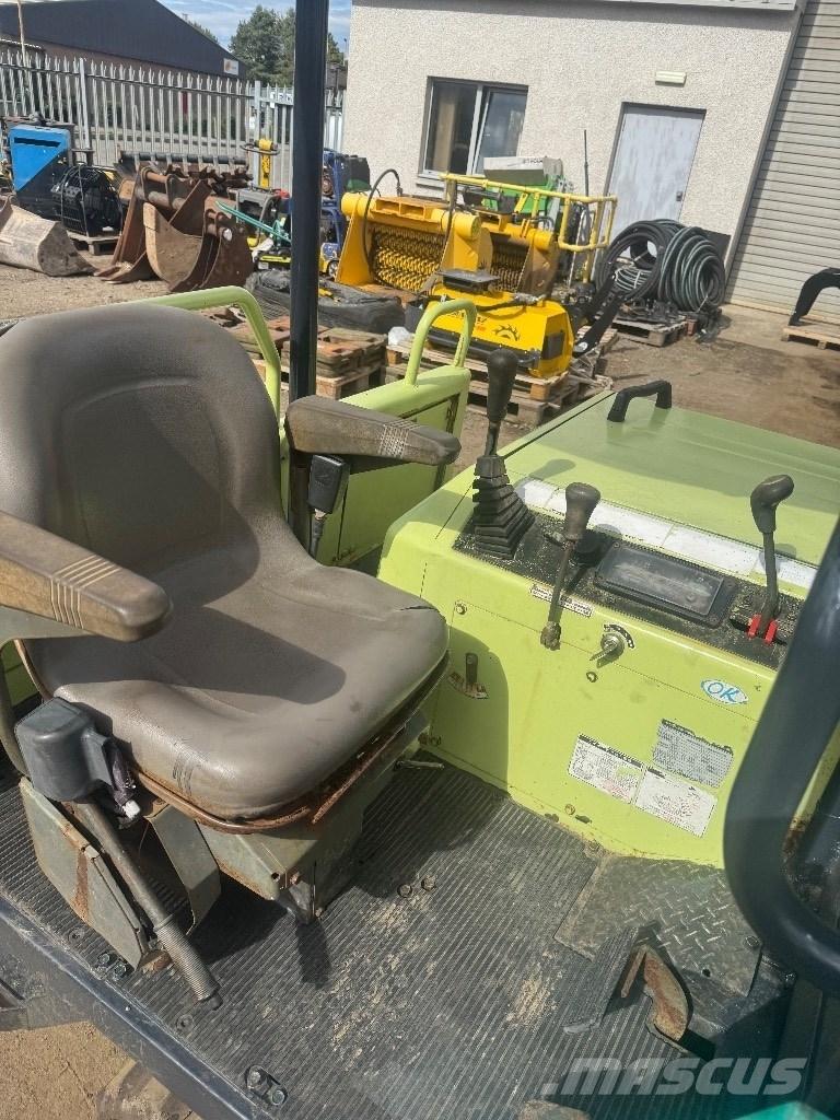 Yanmar C 30 عربات نقل قلابة مجنزرة