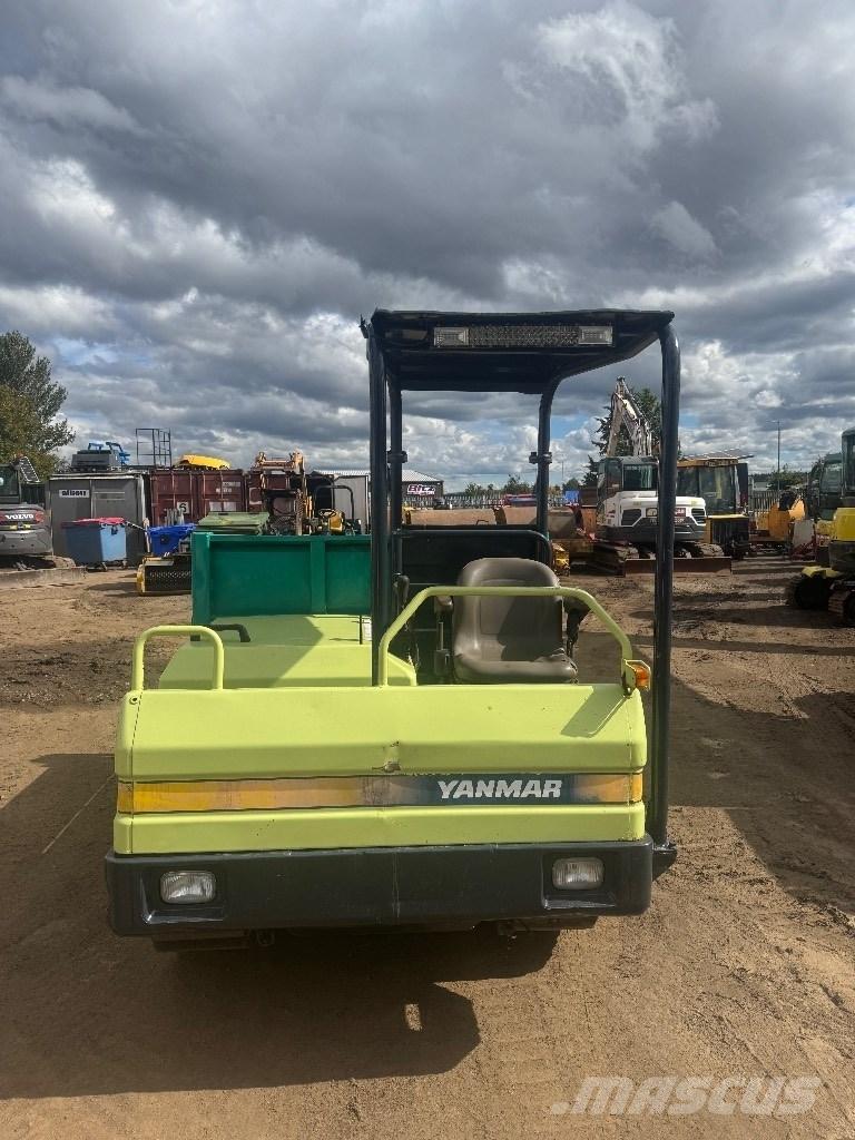 Yanmar C 30 عربات نقل قلابة مجنزرة