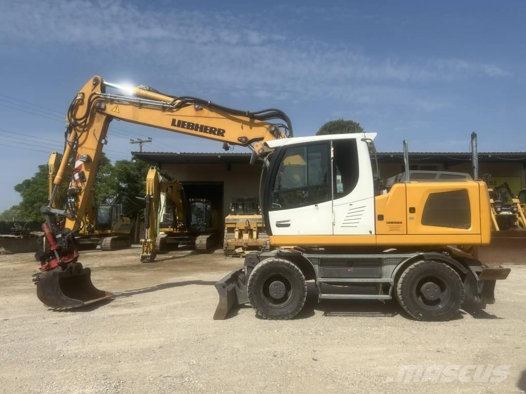 Liebherr 918 حفارات بعجل