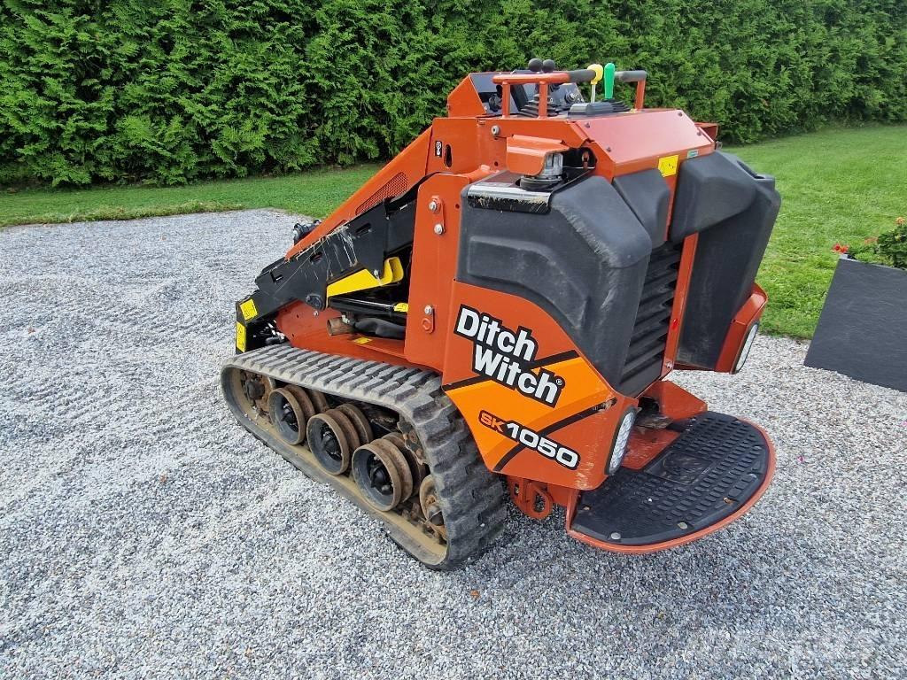 Ditch Witch SK 1050 معدات مناولة لأغراض الزراعة