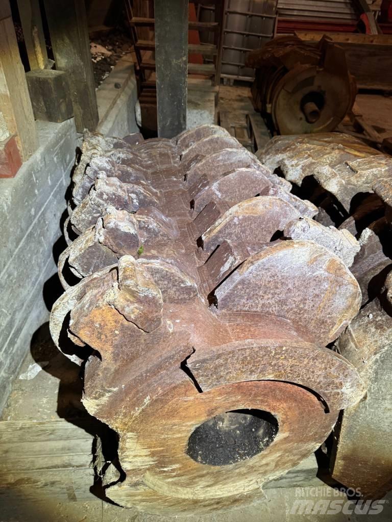 CBI 6400 forged drum ماكينات تقطيع أخشاب الحراجة