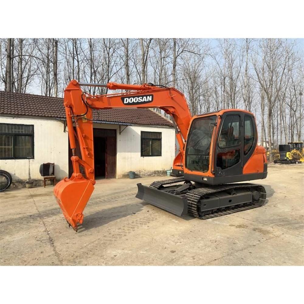 Doosan DX75 حفارات زحافة