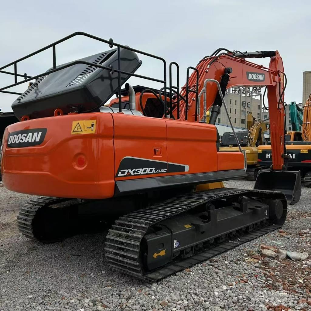 Doosan 300LC-9C حفارات زحافة