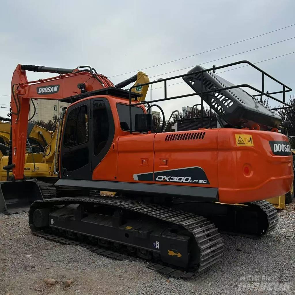 Doosan 300LC-9C حفارات زحافة