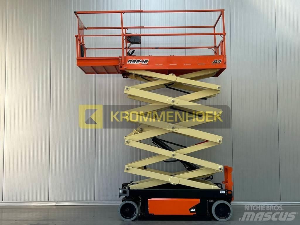 JLG R 3246 رافعات مقصية الشكل