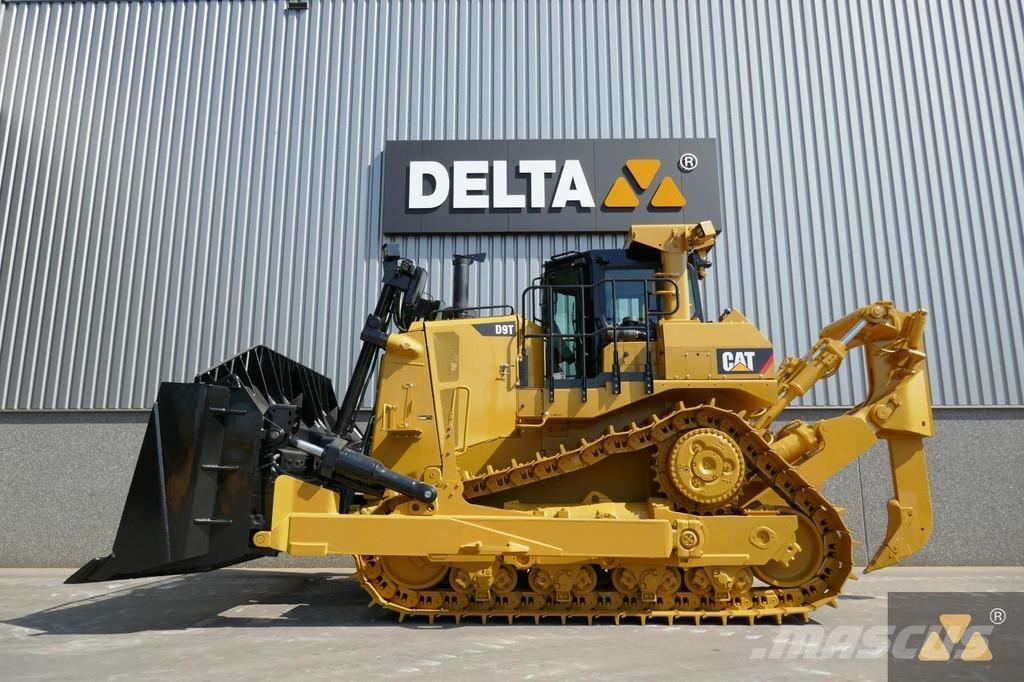 CAT D9T بلدوزرات مجنزرة