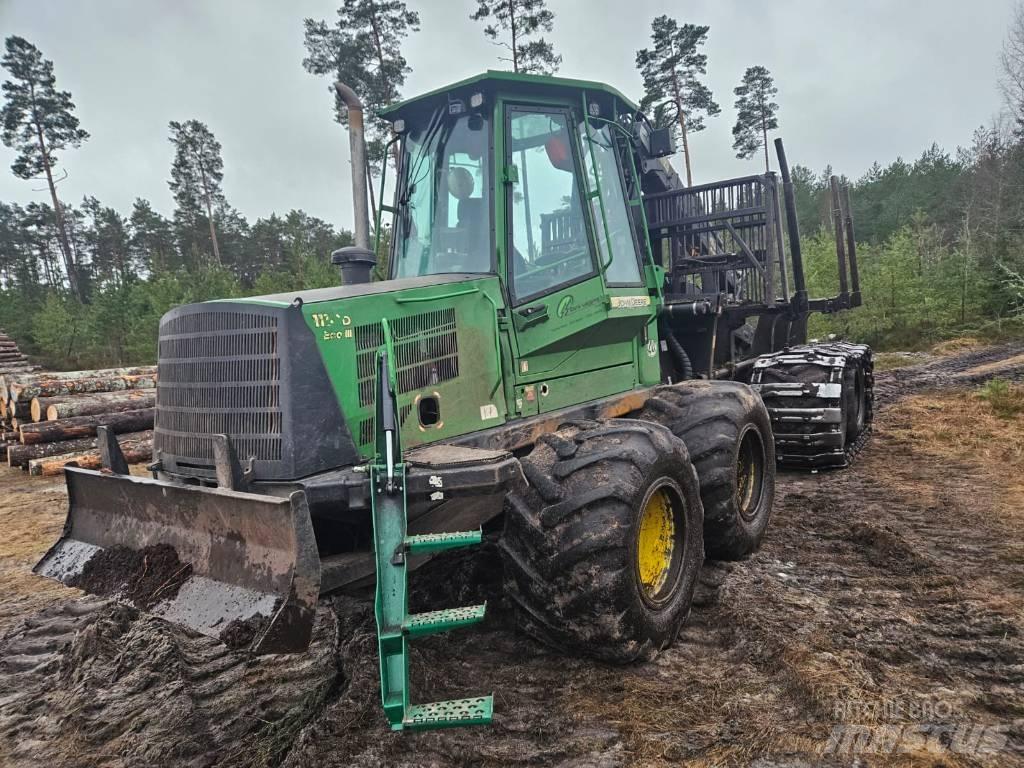 John Deere 1110 D شاحنات