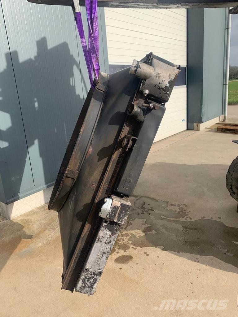 Liebherr A932 مشعات