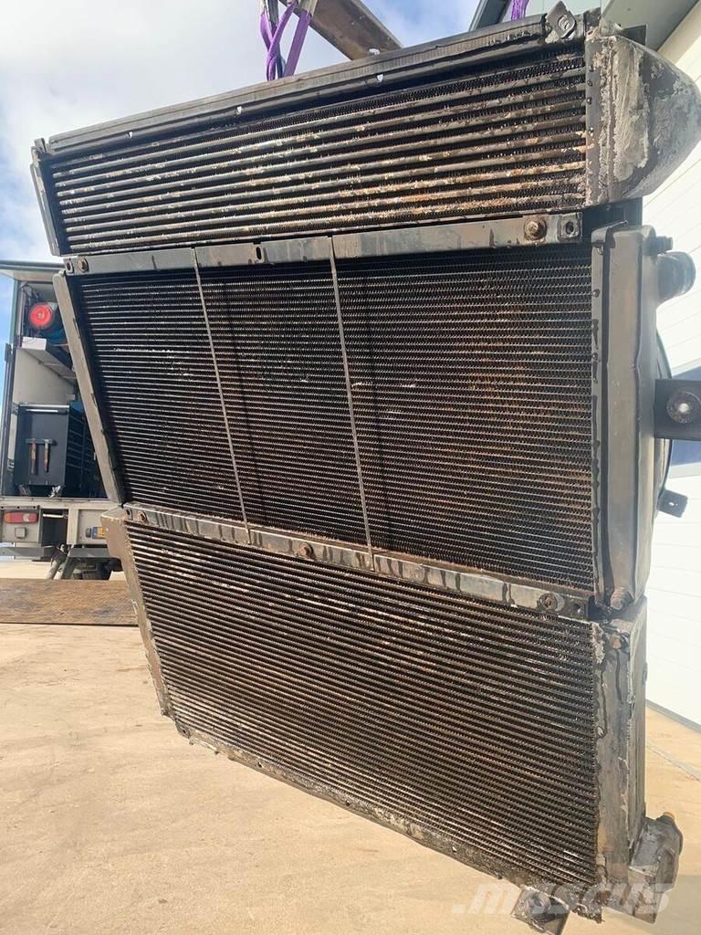 Liebherr A932 مشعات