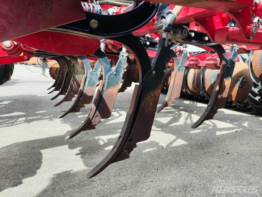 Horsch Focus 4 TD مثاقيب مدمجة