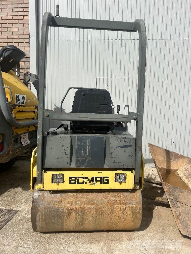 Bomag BW 120 AC-3 مداحل ثنائية الاسطوانة