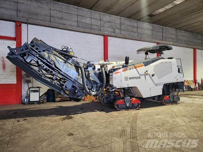 Wirtgen W130CFi ماكينات الحصاة والخرسانة