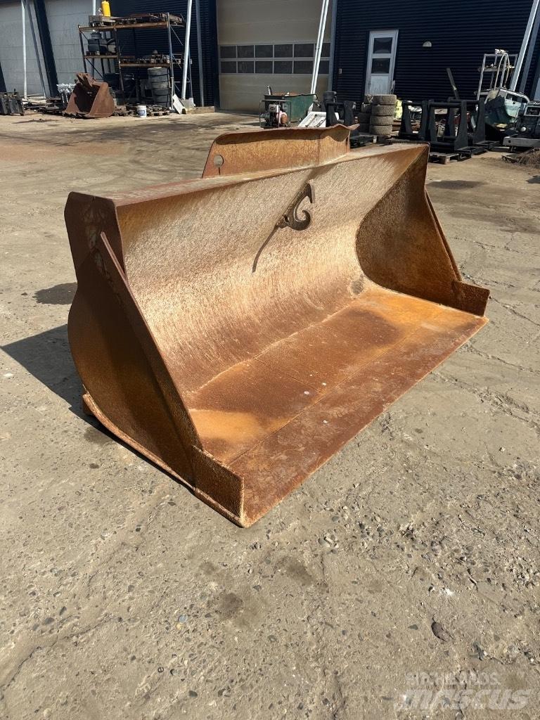 Volvo 2500mm دلاء