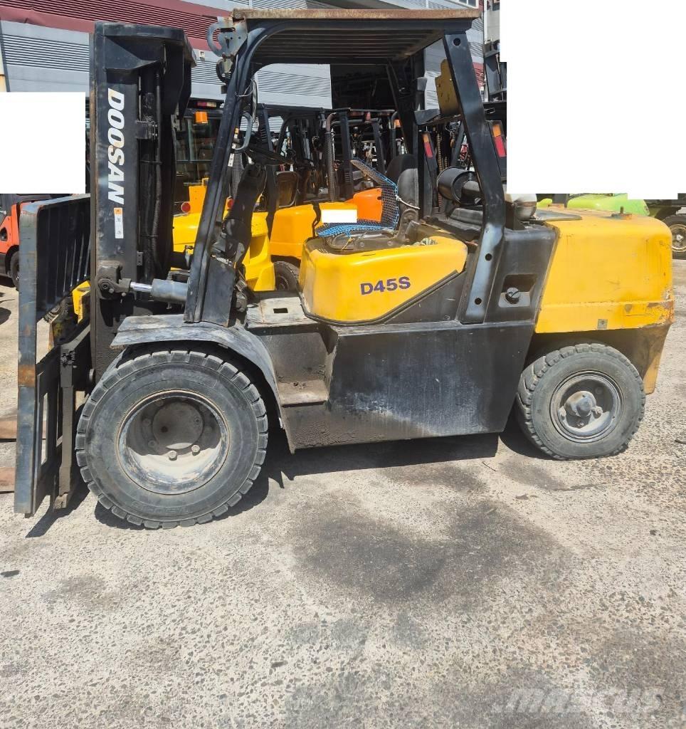 Doosan D 45 SC-9 شاحنات ذات رافعات شوكية - أخرى