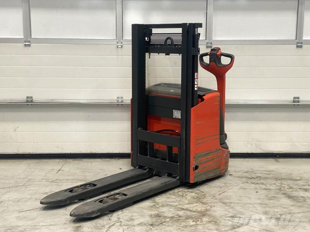 Linde L12 I معدات التكديس الجوالة
