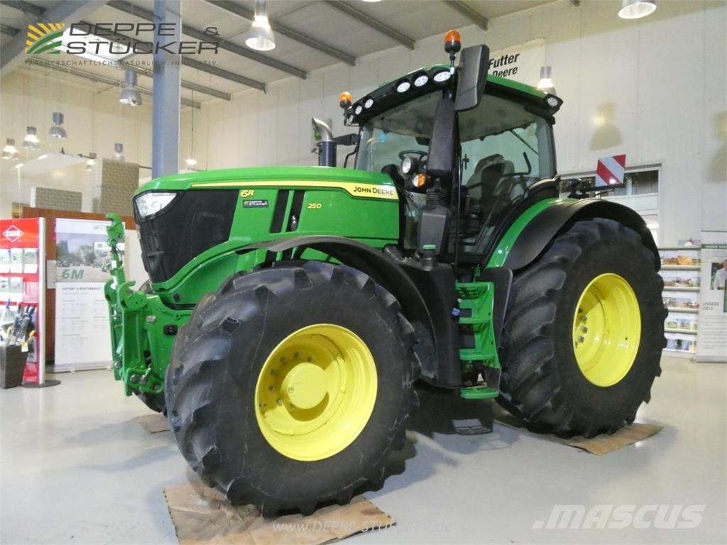 John Deere 6R 250 الجرارات
