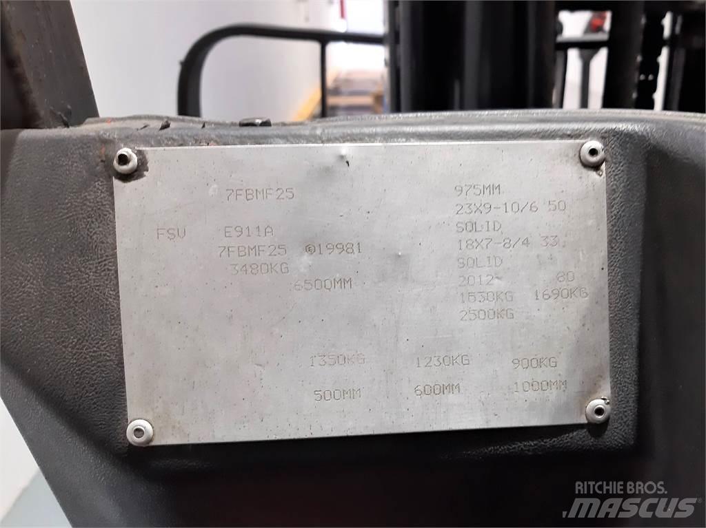 Toyota 7FBMF25 شاحنات ذات رافعات شوكية تعمل بالكهرباء