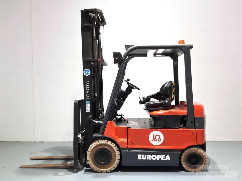 Toyota 7FBMF25 شاحنات ذات رافعات شوكية تعمل بالكهرباء