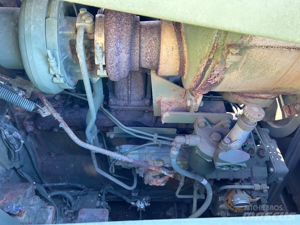 CAT D 7 F بلدوزرات مجنزرة