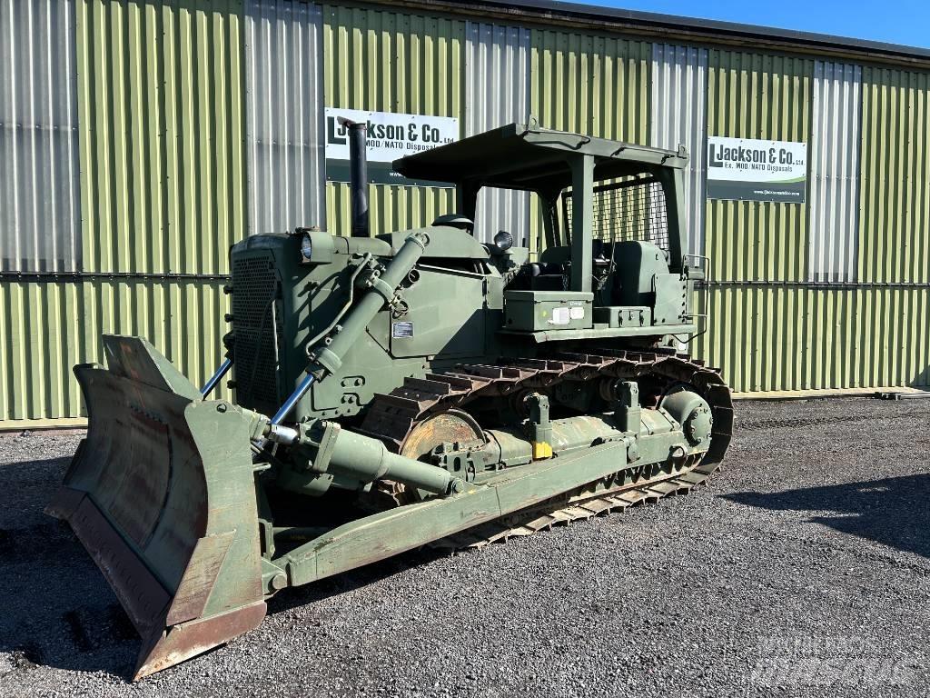 CAT D 7 F بلدوزرات مجنزرة