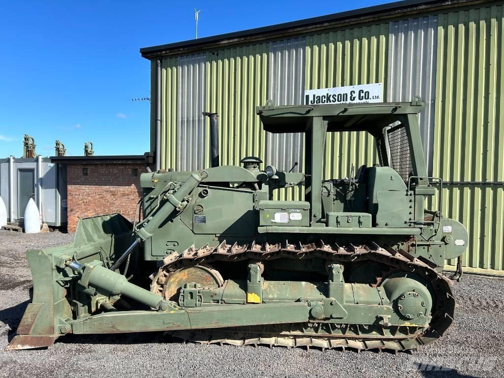 CAT D 7 F بلدوزرات مجنزرة